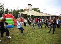 Piknik Organizasyonu piknik organizasyonu 27 İzmir Organizasyon Piknik organizasyonu, okulların, kurumların, kuruluşların ve firmaların çalışan ya da öğrenci motivasyonlarını artırmak ve adaptasyonlarını sağlamak amacıyla düzenledikleri pikniklerin, profesyonel bir organizasyon sürecine dönüştürülmesidir. Aynı zamanda, kurumların aileleriyle ortak bir etkinlik yaparak kaynaşmalarını sağlamak ve sosyal etkileşimi artırmak için de tercih edilmektedir. Özellikle bahar ve sonbahar aylarında düzenlenen piknik organizasyonları, doğanın sunduğu ferahlıkla birleşerek unutulmaz anlar yaratmaktadır. Halat Çekme