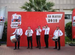 Piknik Organizasyonu piknik organizasyonu 30 İzmir Organizasyon Piknik organizasyonu, okulların, kurumların, kuruluşların ve firmaların çalışan ya da öğrenci motivasyonlarını artırmak ve adaptasyonlarını sağlamak amacıyla düzenledikleri pikniklerin, profesyonel bir organizasyon sürecine dönüştürülmesidir. Aynı zamanda, kurumların aileleriyle ortak bir etkinlik yaparak kaynaşmalarını sağlamak ve sosyal etkileşimi artırmak için de tercih edilmektedir. Özellikle bahar ve sonbahar aylarında düzenlenen piknik organizasyonları, doğanın sunduğu ferahlıkla birleşerek unutulmaz anlar yaratmaktadır. Bando Grubu Kiralama İzmir