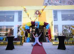 Reklamlı Full Konsept Açılış Organizasyonları reklamli full konsept acilis organizasyonlari 23 İzmir Organizasyon Reklamlı full konsept açılış organizasyonları ile büyük ölçekli firma, mağaza, okul, şirket, AVM açılışlarınız için profesyonel ekip ve kaliteli ekipmanlarımızla organizasyonlarınızı gerçekleştiriyoruz. A’dan Z’ye açılış için gerekli olabilecek tüm hizmetleri,İzmir Organizasyon firması olarak veriyoruz. İzmir ve yakın çevresinde, Ege Bölgesinde ve tüm Türkiye’de, profesyonel ve büyük çaplı açılış organizasyonları düzenliyoruz. İzmir Organizasyon bugüne kadar birçok açılış organizasyonuna öncülük etmiş ve etmeye devam etmektedir. Açılış organizasyonlarınızı ilgi çekici kılmak adına çalışıyor ve İzmir Organizasyon firmamızdan talep ettiğiniz tüm hizmetleri sizlere ulaştırıyoruz. Organizasyonun planlamasından, organizasyonun yönetimine kadar tüm detayları oluşturarak profesyonel ekibimizi açılış organizasyonlarınıza yönlendiriyoruz. Reklamlı full konsetp açılış organizasyonları için İzmir Organizasyon müşteri temsilcimize ulaşarak detaylı bilgi alabilirsiniz. Bistro Masa Kiralama İzmir