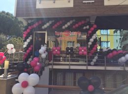 Rujj Kuaför 8 Mart Dünya Kadınlar Günü Balon Süsleme rujj kuafor 8 mart dunya kadinlar gunu balon susleme İzmir Organizasyon