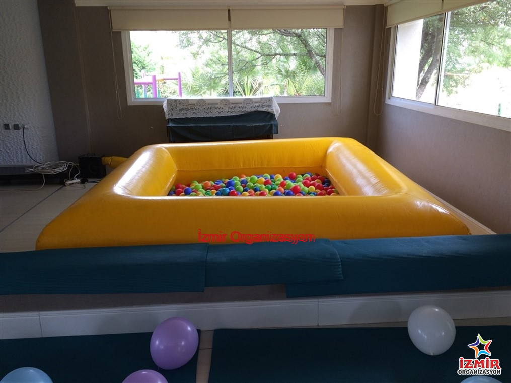 Sandıklı Şişme Oyuncak Kiralama Sandıklı Şişme Oyuncak Kiralama