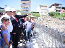 Temel Atma Töreni Butonu Kiralama temel atma toreni butonu kiralama 12 İzmir Organizasyon Temel atma butonu kiralama, temel atma töreni organizasyonlarında İzmir Organizasyon şirketimizden talep edebileceğiniz hizmetlerdendir. Temel atma töreni organizasyonu, alışveriş merkezi, belediye binaları gibi yapıların inşasına başlanması ve bu anların törenle kutlanması etkinlikleridir. Projenin başlangıcını duyurmak için gerçekleştirilen temel atma töreni organizasyonları, ekibimiz tarafından titizlikle planlanmaktadır. Temel atma töreni organizasyonlarında, İzmir Organizasyon şirketimiz A'dan Z'ye ihtiyacınız olan tüm hizmetleri sizlere sunmaktadır. 15 yılı aşkın süredir organizasyon sektöründe hizmet veren İzmir Organizasyon firmamız, İzmir başta olmak üzere, yakın çevresi ve Türkiye'nin dört bir noktasına ulaşmaktadır. %100 müşteri memnuniyeti odaklı çalışan firmamız, günümüze kadar, gerek kurumsal gerekse özel şirketlerin temel atma töreni organizasyonlarına ev sahipliği yapmıştır. Temel atma töreni organizasyonlarının olmazsa olmazı temel atma töreni butonu kiralama hizmetini de İzmir Organizasyon firmamızdan talep edebilirsiniz. Organizasyonlarınızda ihtiyacınız olan tüm malzeme ve ekipmanları temin ediyor ve kurulumlarını profesyonel ekibimizle birlikte gerçekleştiriyoruz. Temel Atma Töreni Butonu Kiralama