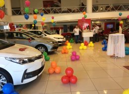 Toyota Borovalı 23 Nisan Şenlik Organizasyonu toyota borovali 23 nisan senlik organizasyonu 2 İzmir Organizasyon Toyota Borovalı 23 Nisan Şenlik Organizasyonu ile İzmir Organizasyon çocuklara keyifli bir organizasyon hazırladı. İzmir Organizasyon firmamız ile uzun yıllardır çalışmaya devam eden Toyota Borovalı firması 23 Nisan'da çocukları unutmadı. İzmir Organizasyon şenlik organizasyonu ve diğer tüm organizasyonlarda profesyonel hizmet vermektedir. 15 yılı aşkın organizasyon tecrübesi ile sayısız organizasyona öncülük eden İzmir Organizasyon firmamız gerçekleştirdiği Toyota Borovalı 23 Nisan şenlik organizasyonu ile keyifli ve unutulmayacak bir organizasyona daha imza attı. 23 Nisan Ulusal Egemenlik ve Çocuk Bayramı şenlikleri kapsamında Toyota Borovalı firması, İzmir Organizasyon şirketimize ulaşarak çocuklar için keyifli ve renkli bir organizasyon gerçekleştirmek istediğini söyledi. Bizlerde hemen çalışmalara başladık. Detaylı olarak şenlik organizasyonlarında neler yapılabileceğinden bahsettik. Belirlenen tarihte ve saatte tüm hizmetlerimizi gerçekleştirmek üzere planlamalarımızı yaptık. Sonrasında ise aileleri ile birlikte Toyota Borovalı firmasını ziyaret edecek çocuklara unutulmayacak bir gün yaşatmak için çalışmalarımızı hızlandırdık. İzmir Balon Süsleme