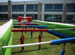 Tüpraş Aile Günü Etkinliği ve Şenlik Organizasyonu tupras aile gunu etkinligi ve senlik organizasyonu 3 İzmir Organizasyon Tüpraş aile günü etkinliği ve şenlik organizasyonu ile İzmir Organizasyon firmamız keyifli bir organizasyonda farklı hizmetlere yer verdi. Tüpraş aile günü etkinliği ve şenlik organizasyonu tedarikçi firması, İzmir Organizasyon firmamıza ulaşarak geniş katılımlı bir organizasyon gerçekleştirileceğini söyledi. Piknik organizasyonu, şenlik organizasyonu, aile günü etkinliği ve organizasyon alanında hizmet veren İzmir Organizasyon firmamız profesyonel ekibi ve kaliteli ekipmanları ile birçok organizasyona öncülük etmiştir. Türkiye'nin 4 farklı noktasında gerçekleştirilecek olan Tüpraş aile günü etkinliği ve şenlik organizasyonu ilk olarak İzmir'de düzenlendi. İzmir Organizasyon firmamız hem yetişkinlere hemde çocuklara yönelik birbirinden farklı ve eğlenceli şişme oyun parkurları temin etmek için hazırlıklara başladı. Şut becerisi, rodeo, sünger bob kaydırak, kedili kombo zıp zıp ve daha birçok şişme oyun parkuruna alanda yer verilmesi planlandı. Ayrıca oyun parkurlarında ve oyun anında eğlenceli sunumlar gerçekleştirmesi için profesyonel sunucu, çocuklarla vakit geçirecek palyaçolar, tahta bacak gösterisi ve daha pek çok hizmete de yer vermek üzere görüşmelerimizi yaptık tedarikçi firmayla. Belinden Kemerli Şişme Canlı Langırt Parkuru Kiralama İzmir