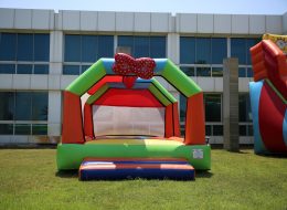 Tüpraş Aile Günü Etkinliği ve Şenlik Organizasyonu tupras aile gunu etkinligi ve senlik organizasyonu 6 İzmir Organizasyon Tüpraş aile günü etkinliği ve şenlik organizasyonu ile İzmir Organizasyon firmamız keyifli bir organizasyonda farklı hizmetlere yer verdi. Tüpraş aile günü etkinliği ve şenlik organizasyonu tedarikçi firması, İzmir Organizasyon firmamıza ulaşarak geniş katılımlı bir organizasyon gerçekleştirileceğini söyledi. Piknik organizasyonu, şenlik organizasyonu, aile günü etkinliği ve organizasyon alanında hizmet veren İzmir Organizasyon firmamız profesyonel ekibi ve kaliteli ekipmanları ile birçok organizasyona öncülük etmiştir. Türkiye'nin 4 farklı noktasında gerçekleştirilecek olan Tüpraş aile günü etkinliği ve şenlik organizasyonu ilk olarak İzmir'de düzenlendi. İzmir Organizasyon firmamız hem yetişkinlere hemde çocuklara yönelik birbirinden farklı ve eğlenceli şişme oyun parkurları temin etmek için hazırlıklara başladı. Şut becerisi, rodeo, sünger bob kaydırak, kedili kombo zıp zıp ve daha birçok şişme oyun parkuruna alanda yer verilmesi planlandı. Ayrıca oyun parkurlarında ve oyun anında eğlenceli sunumlar gerçekleştirmesi için profesyonel sunucu, çocuklarla vakit geçirecek palyaçolar, tahta bacak gösterisi ve daha pek çok hizmete de yer vermek üzere görüşmelerimizi yaptık tedarikçi firmayla. Papyonlu Zıp Zıp Kiralama İzmir