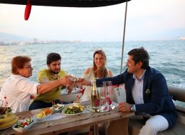 Aile Arasında Sürpriz Doğum Günü Organizasyonu