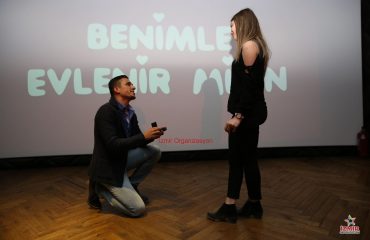 İzmir de Sinema da Evlilik Teklifi Organizasyonu İzmir Organizasyon